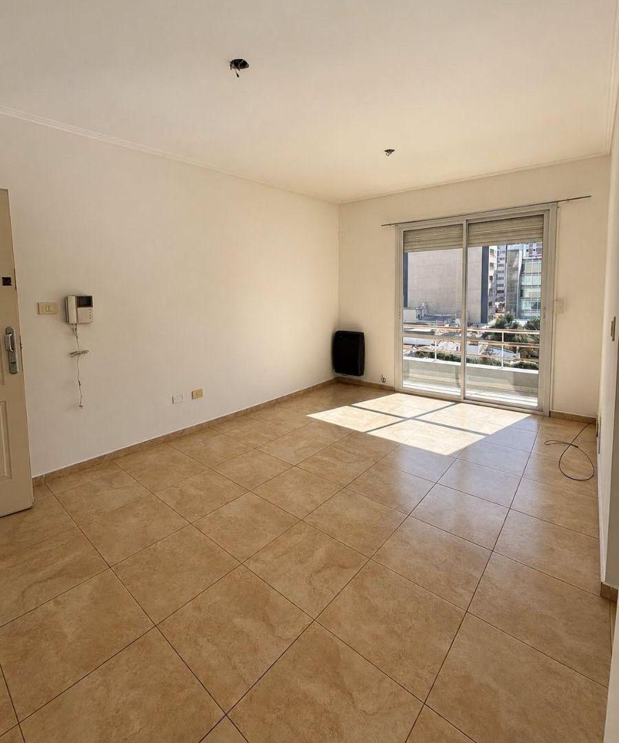 Foto de DEPARTAMENTO EN ALQUILER | En calle PARAGUAY 18, imagen 2