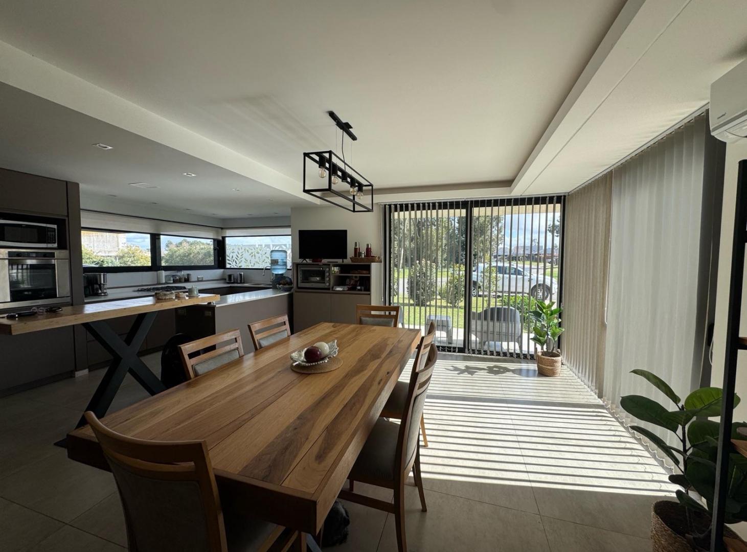 Foto de Casa 4 amb con gran jardin en el barrio privado Las Prunas, imagen 3