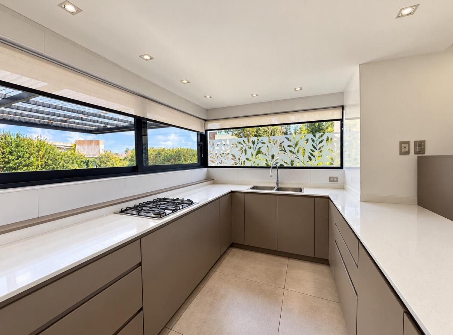 Foto de Casa 4 amb con gran jardin en el barrio privado Las Prunas, imagen 2