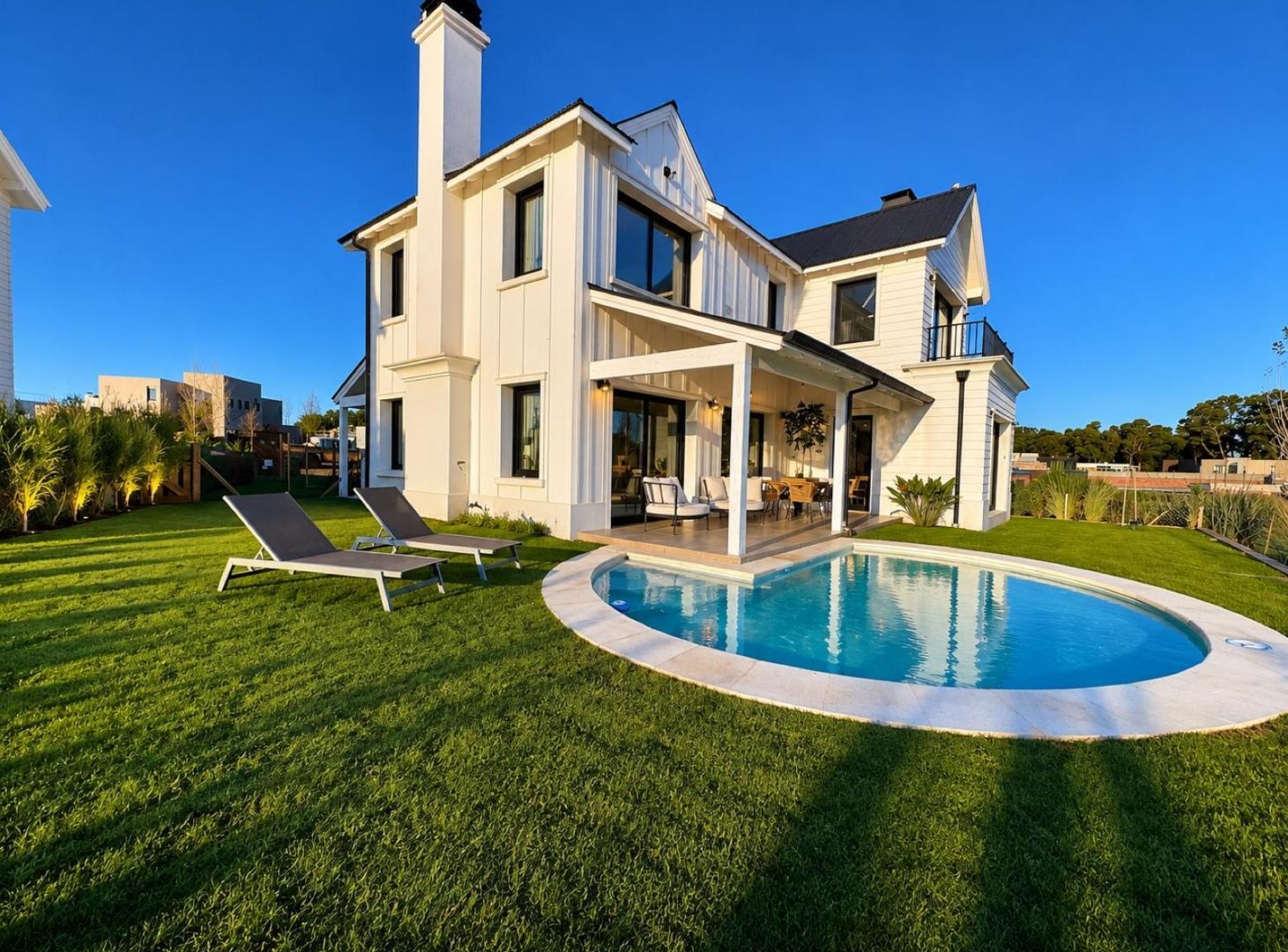 Foto de Casa de diseño 4 ambientes con piscina en Rumenco Joven, imagen 1