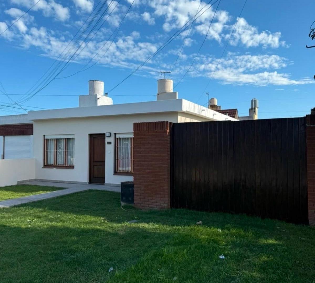 Foto de Casa 3 amb con jardín en el barrio El Gaucho, imagen 3