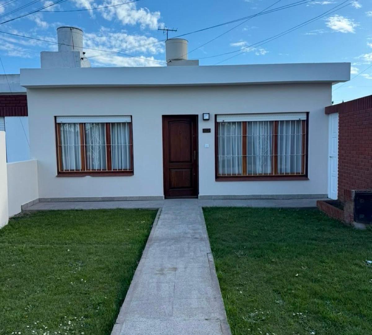 Foto de Casa 3 amb con jardín en el barrio El Gaucho, imagen 1