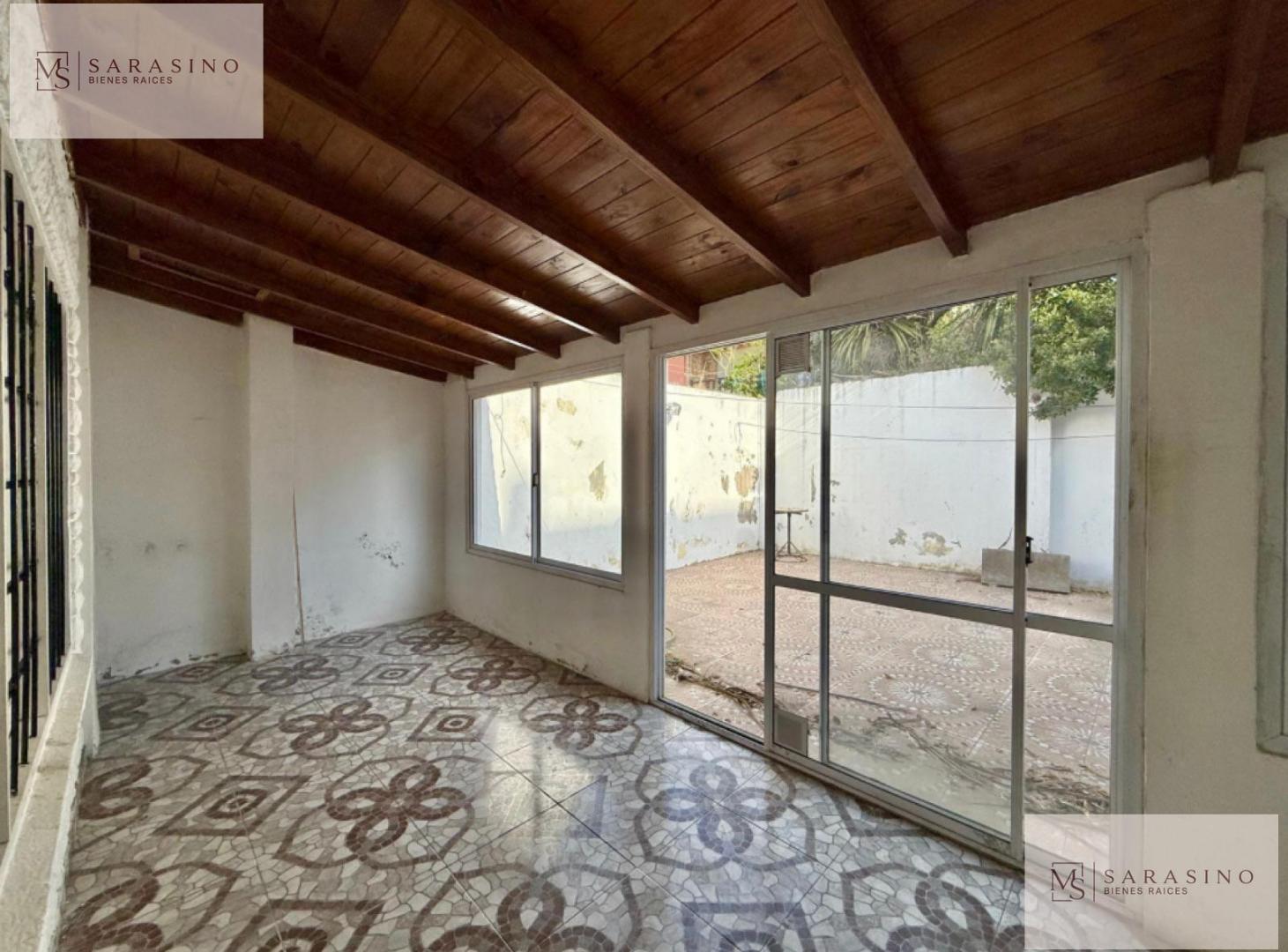 Foto de Casa 6 ambientes con patio a reciclar en Chauvín | Larrea 2900, imagen 4