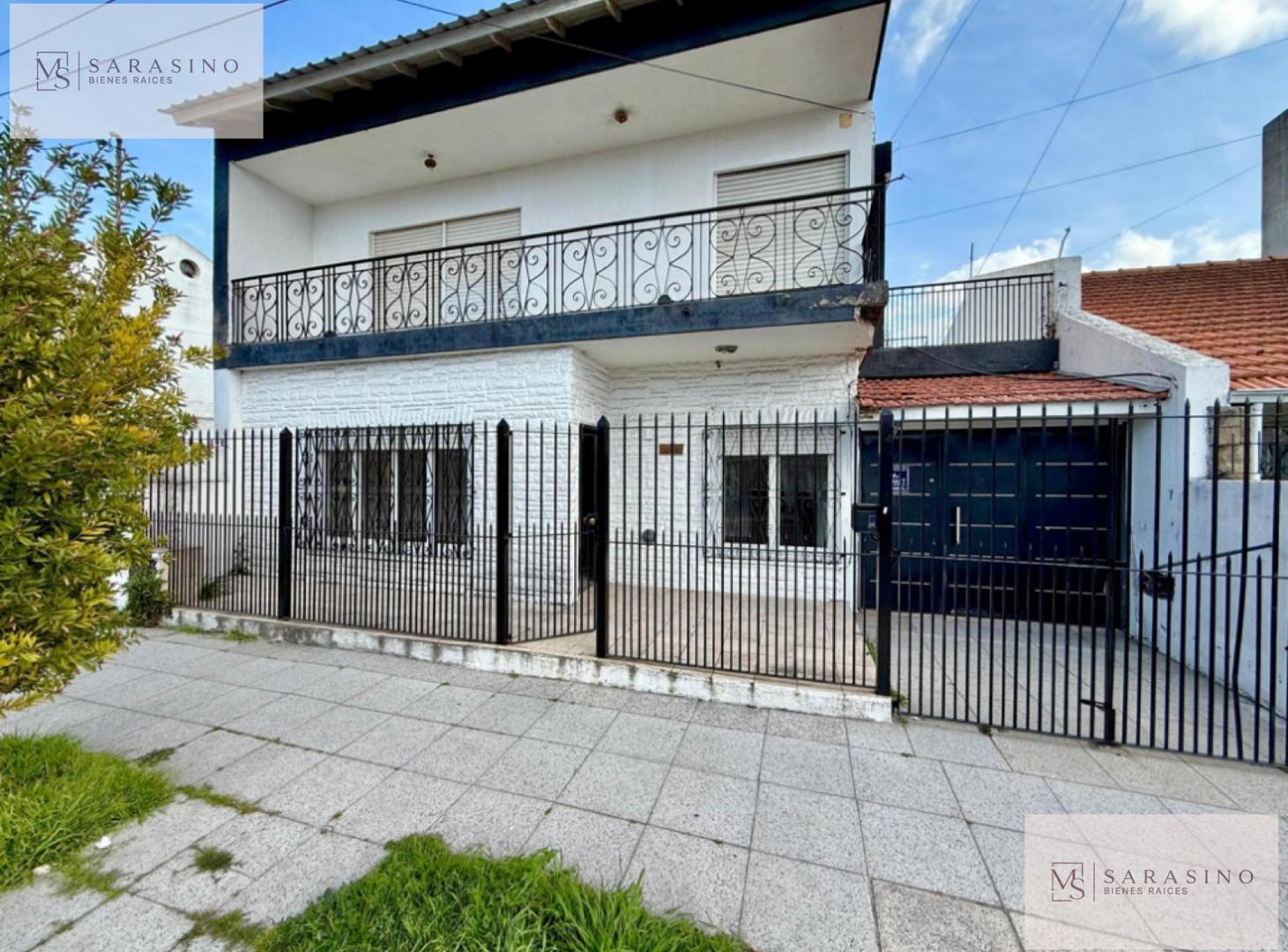 Foto de Casa 6 ambientes con patio a reciclar en Chauvín | Larrea 2900, imagen 1