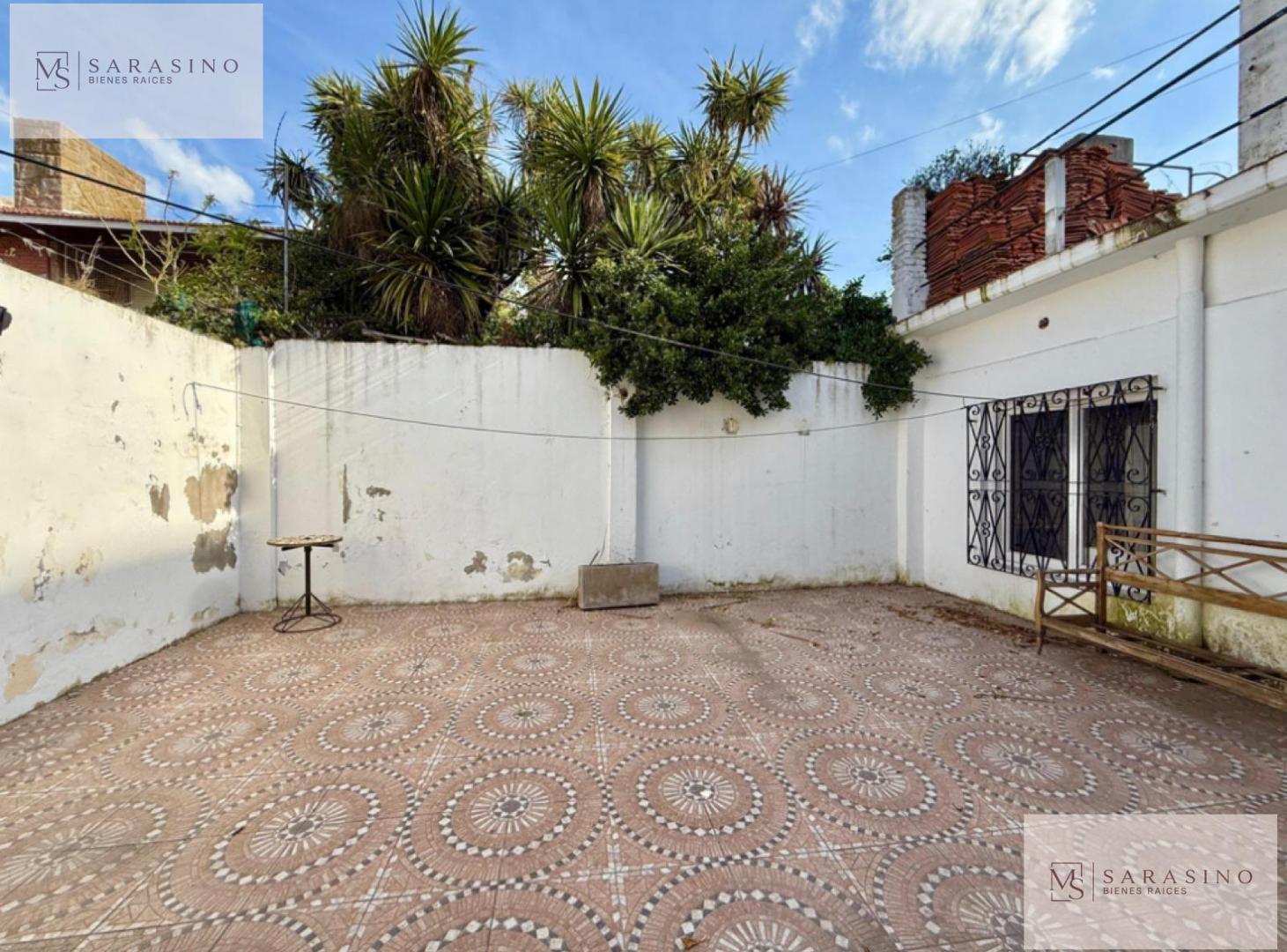 Foto de Casa 6 ambientes con patio a reciclar en Chauvín | Larrea 2900, imagen 5