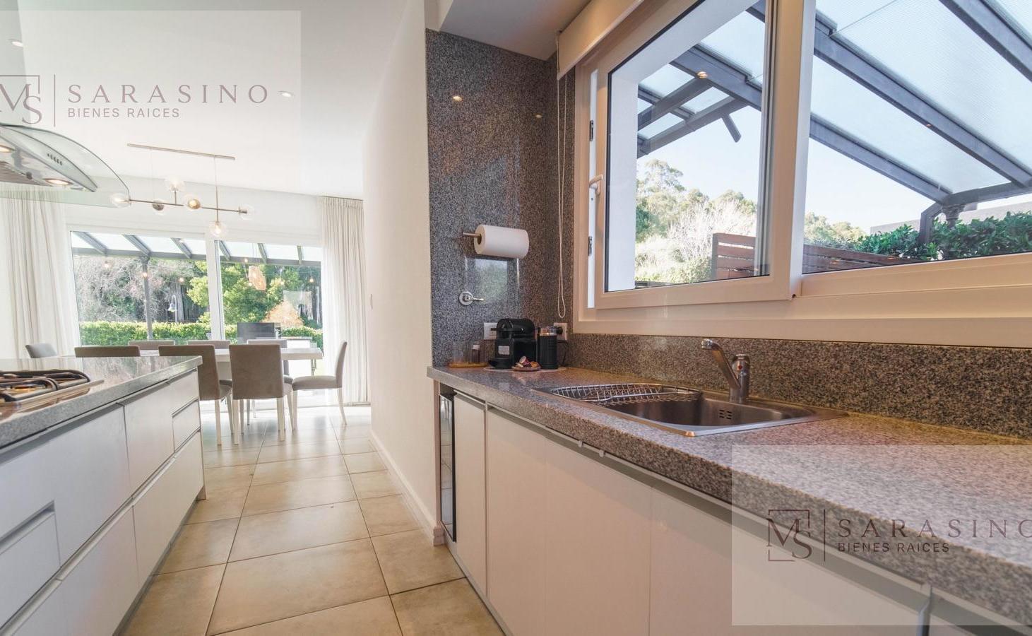 Foto de Casa 4 amb con piscina climatizada y jardín con vistas abiertas en, imagen 4