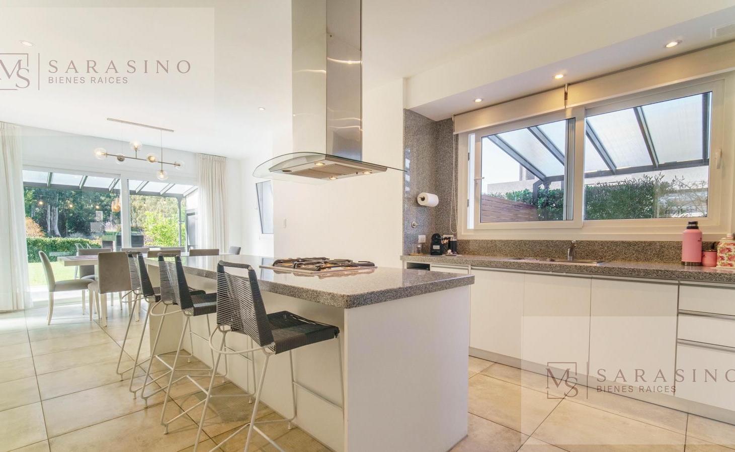 Foto de Casa 4 amb con piscina climatizada y jardín con vistas abiertas en, imagen 2