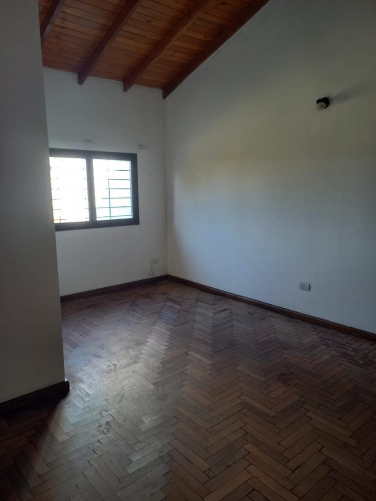 Excelente Casa en Venta en El Centro de Marcos Paz 2