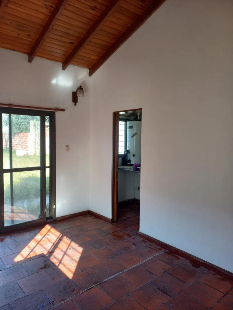 Excelente Casa en Venta en El Centro de Marcos Paz 3