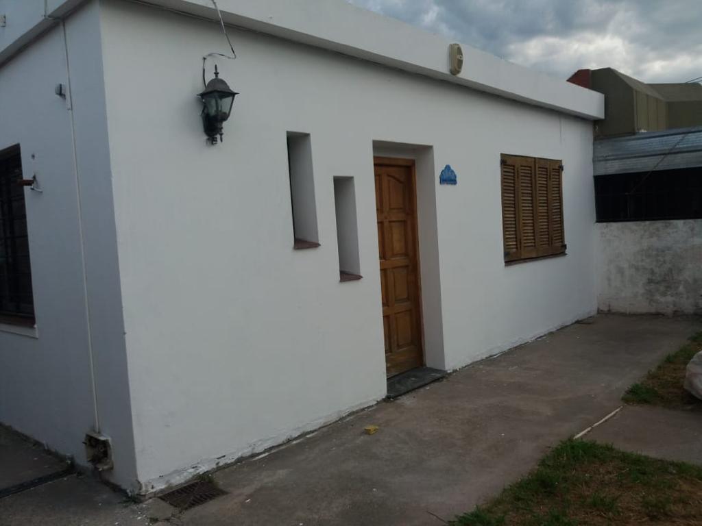 Excelente Casa en Venta en El Centro de Marcos Paz 4