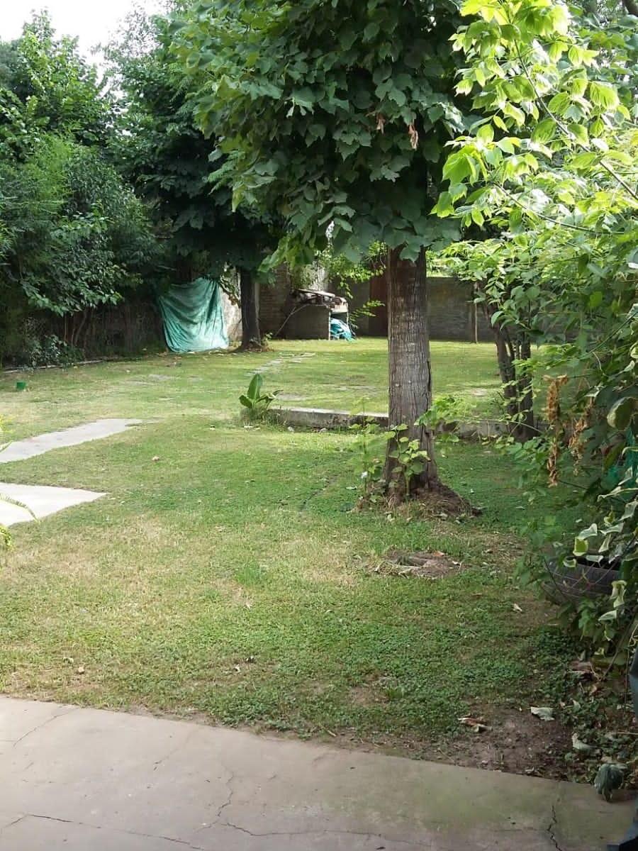 Casa en Venta con Amplio Parque en Jonte 956, Marcos Paz 2