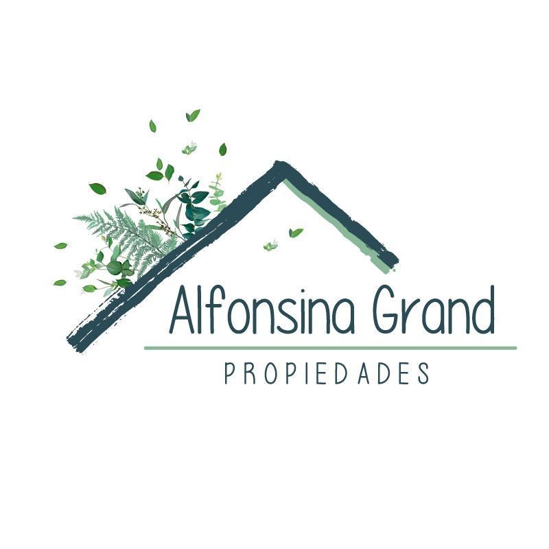 Excelente Terreno en Venta Frente a La Plaza Principal en Marcos Paz 2