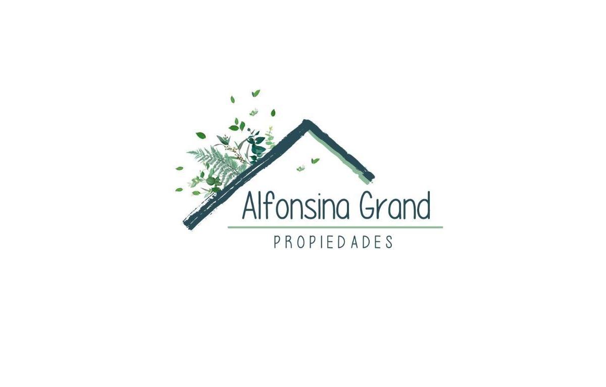 Excelente Terreno en Venta Frente a La Plaza Principal en Marcos Paz 4