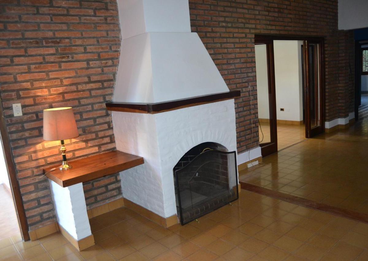 Excelente Casa en Venta en El Centro de Marcos Paz Apta Crédito Hipotecario 4