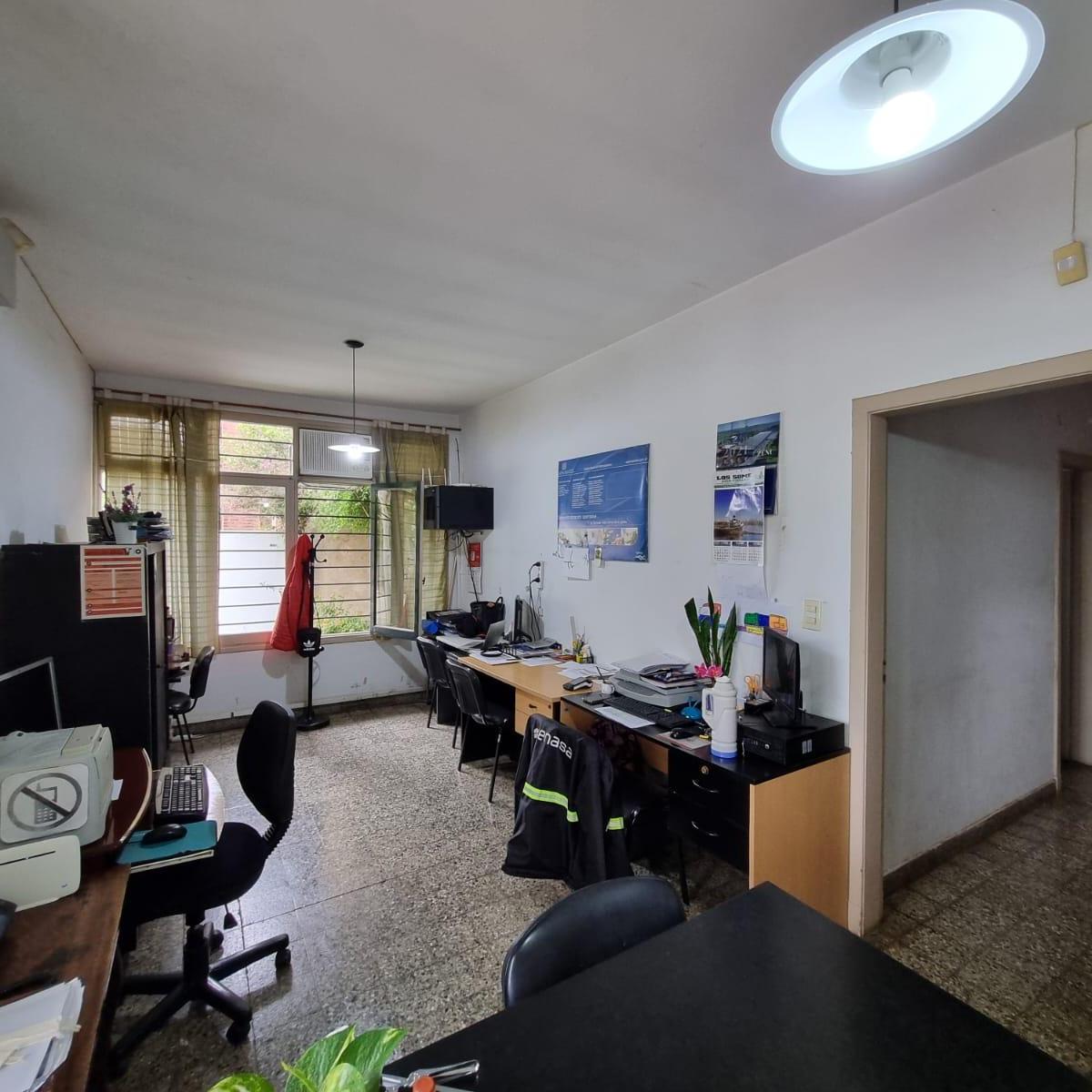Excelente Casa en Venta Sobre Lavalle y José C. Paz en El Centro de Marcos Paz 4