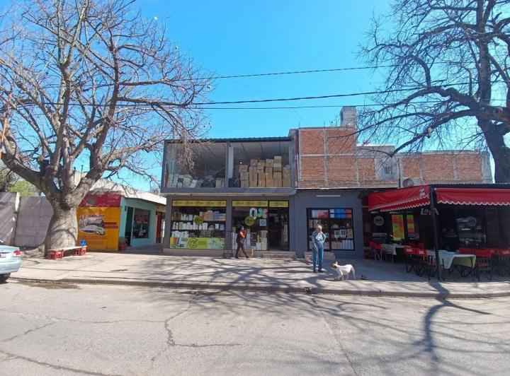 VENTA LOCALES COMERCIALES EN TERMAS DE RIO HONDO 3