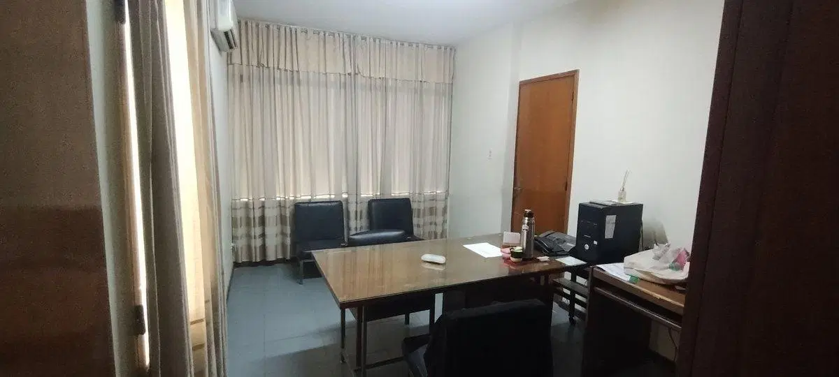 VENTA GALPONES EN AV. BELGRANO NORTE 2