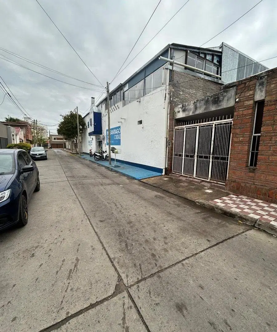 VENTAS DE CASA A REFACCIONAR EXCELENTE UBICACION 2