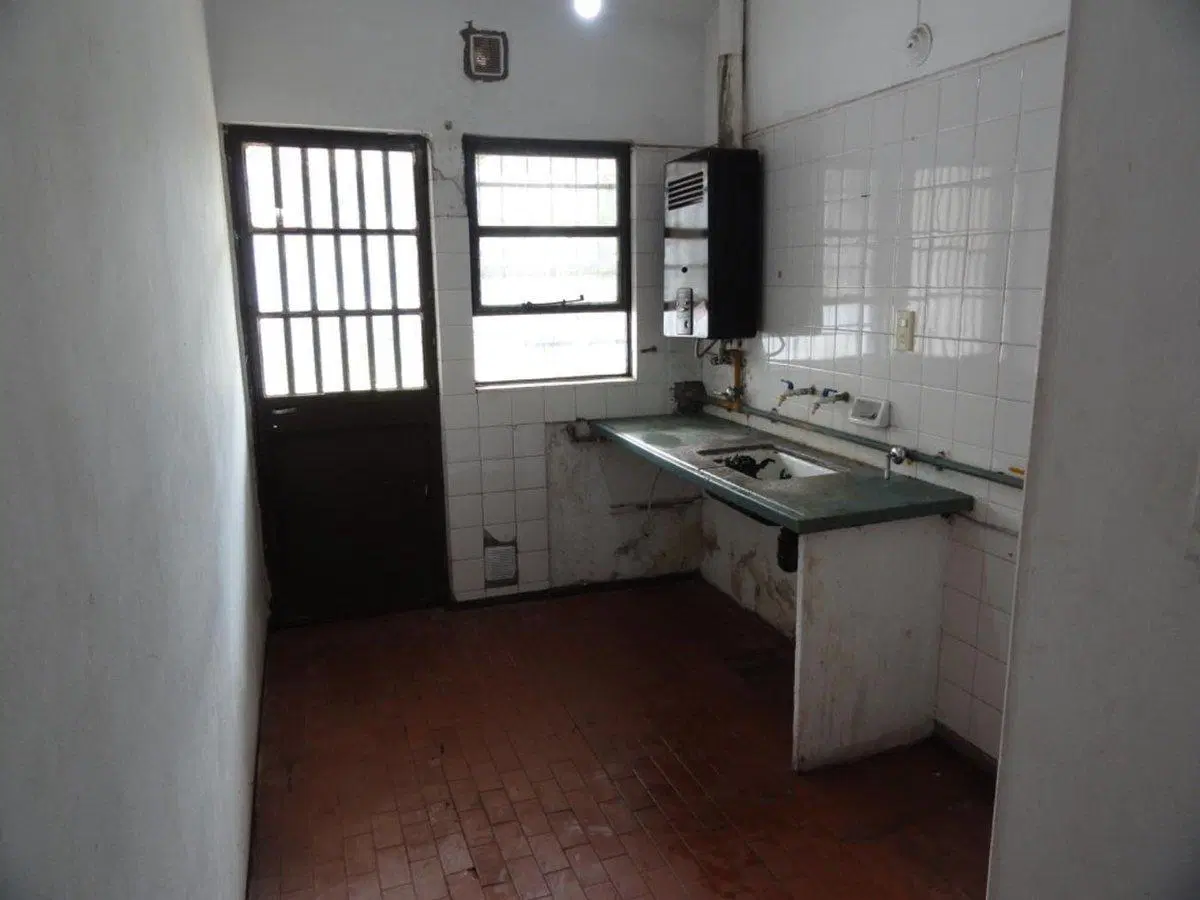VENTA DE CASA CUATRO DORMITORIOS, BARRIO AUTONOMIA 3