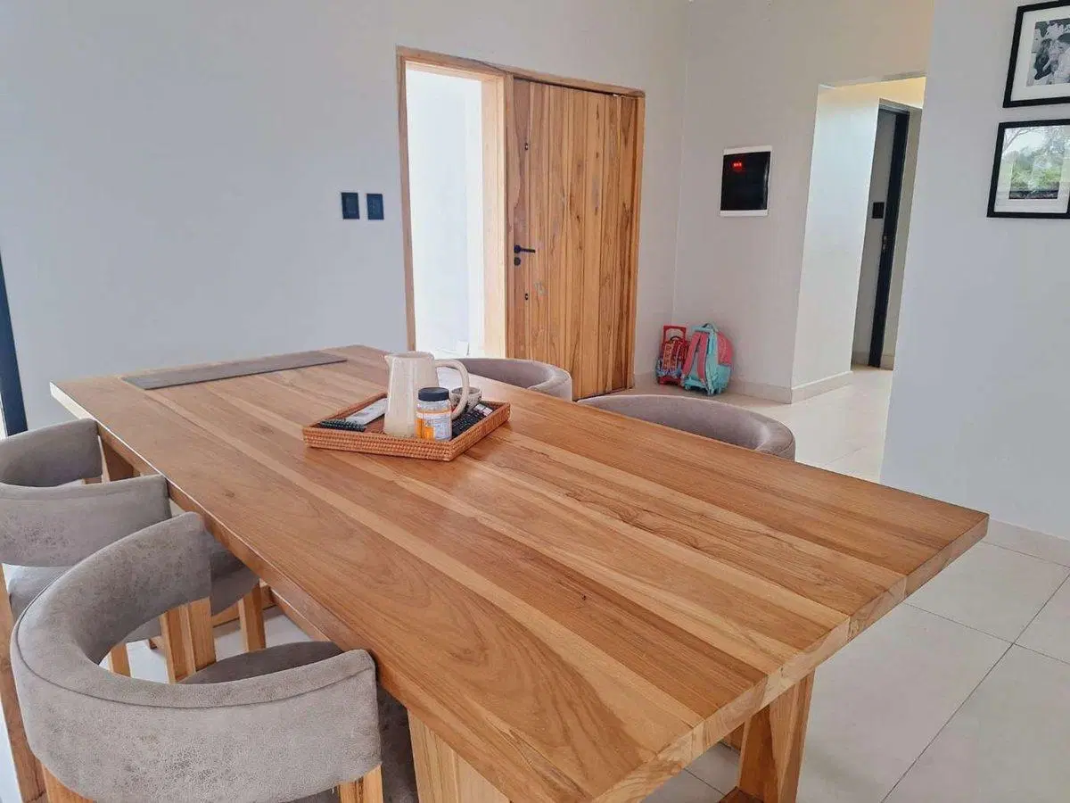 VENTA CASA 3 DORMITORIOS ZANJÓN 4