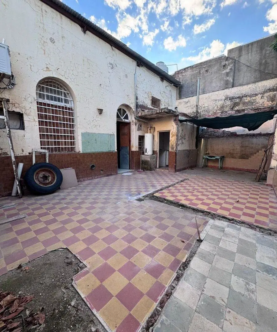 IMPORTANTE CASA EN VENTA - AV. MORENO (S) AL 700 5