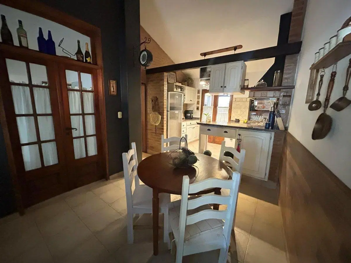 VENTA CASA 3 DORMITORIOS EN BARRIO CABILDO 4