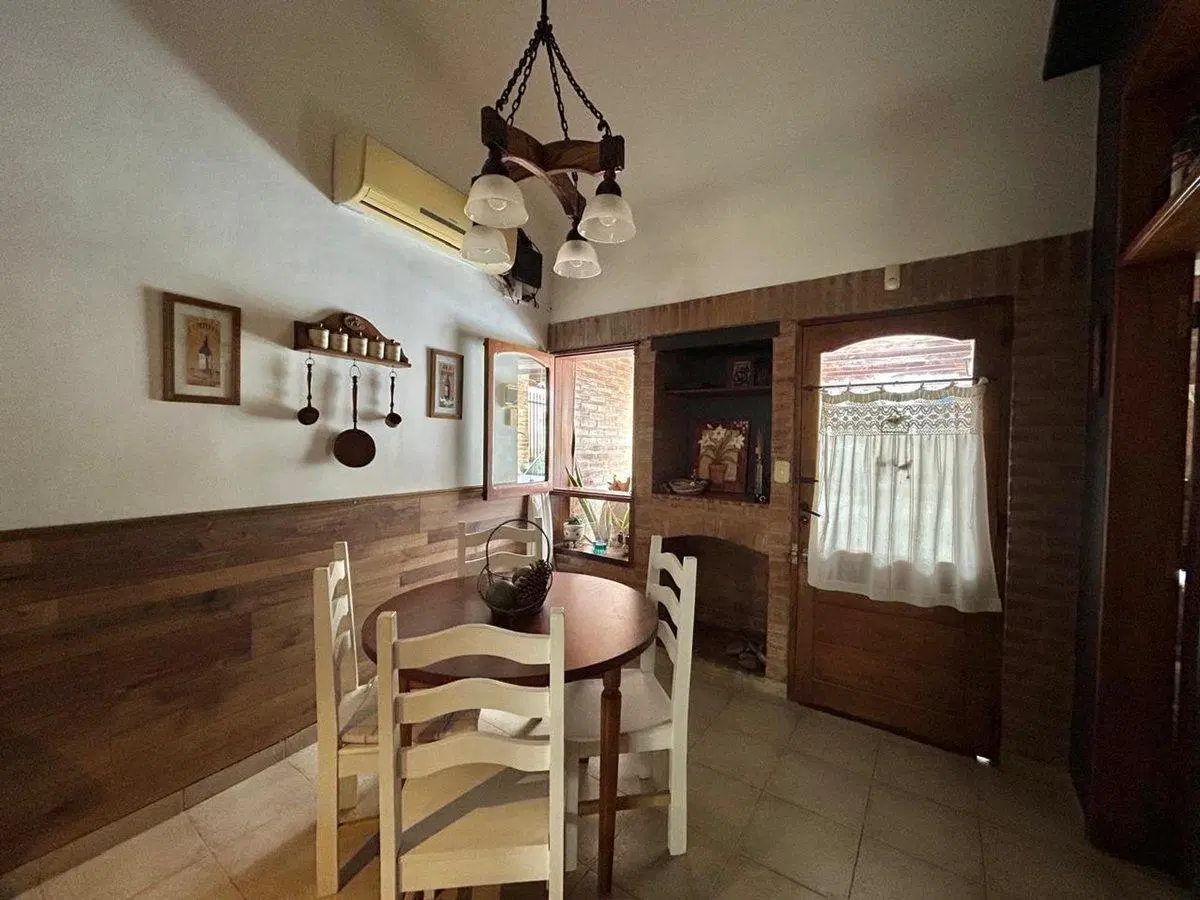 VENTA CASA 3 DORMITORIOS EN BARRIO CABILDO 5