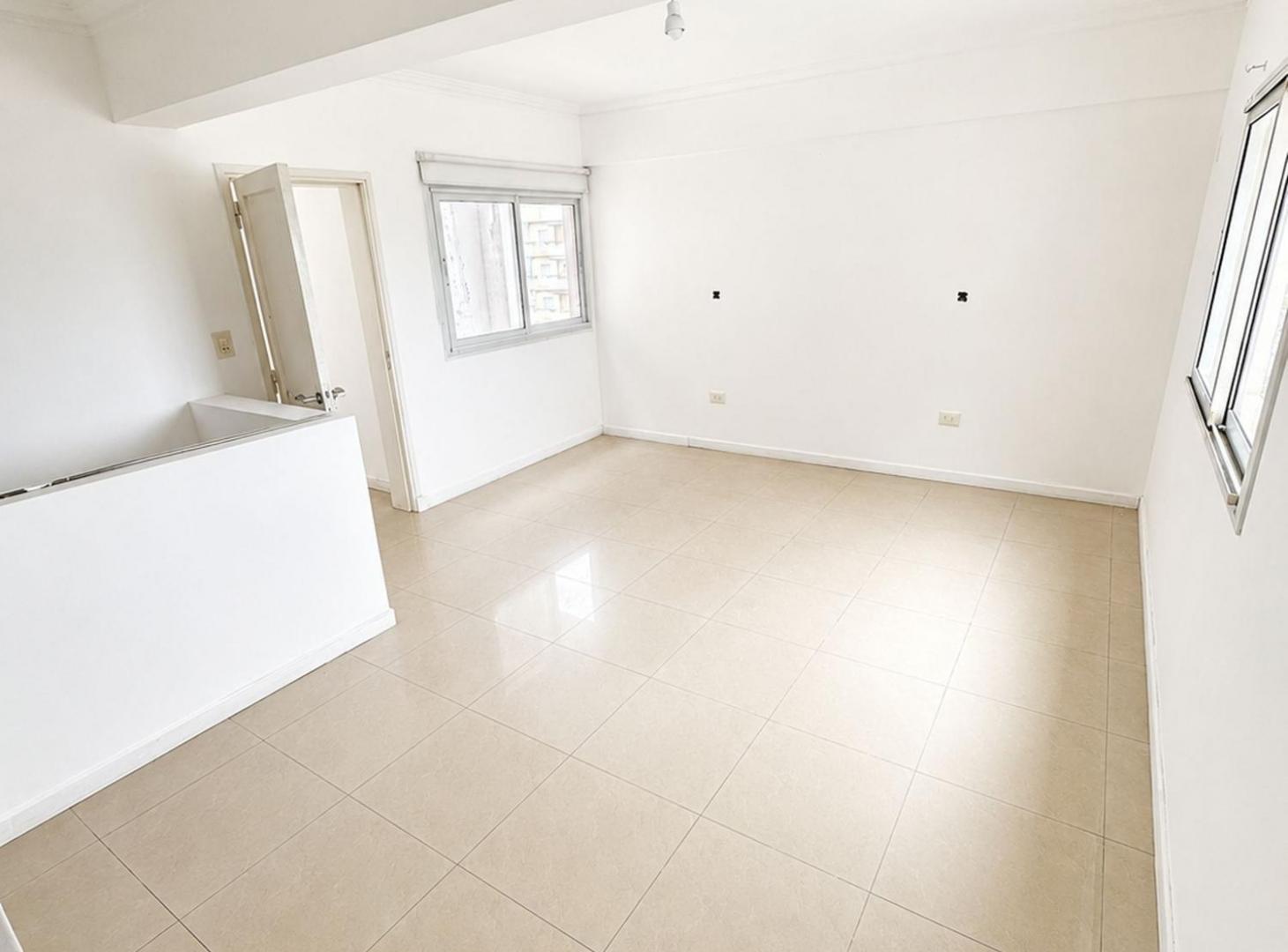 Venta dúplex 1 dormitorio, Saenz Peña, centro