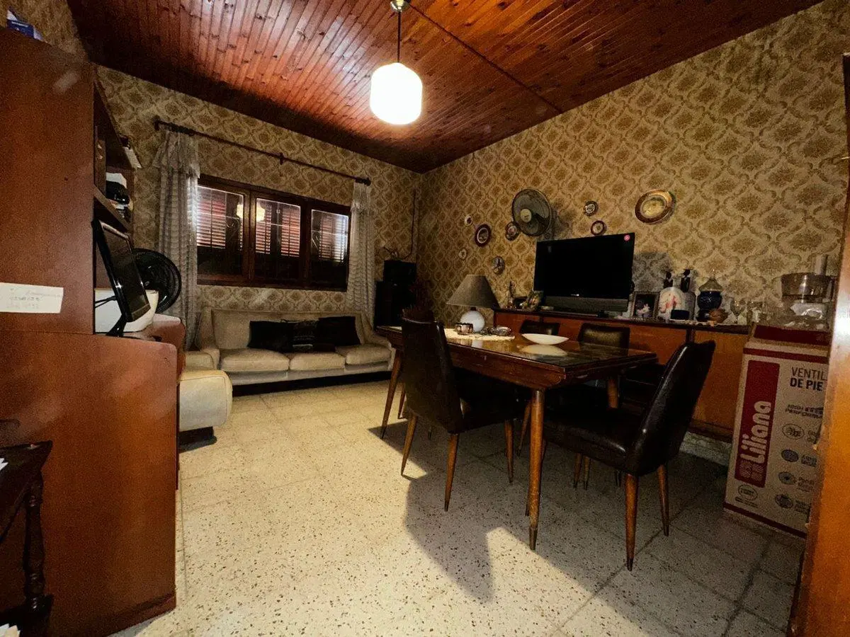 VENTA DE CASA PELLEGRINI Y ROCA 3
