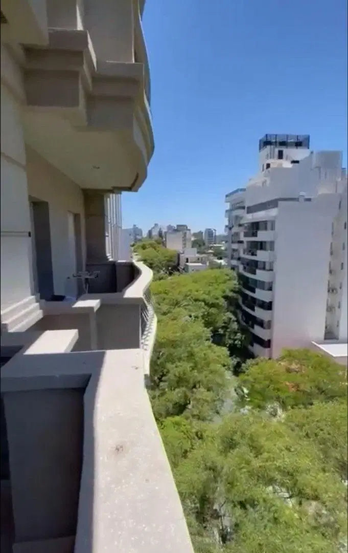 Venta depto. 2 dorm. con cochera Av. Roca y Mitre 3