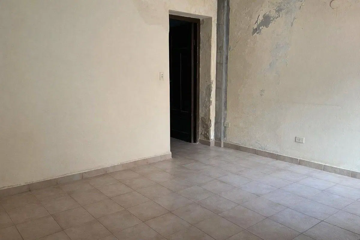 VENTA DE CASA A REFACCIONAR, CALLE SARMIENTO 3
