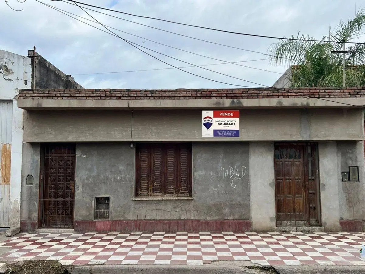 VENTA DE CASA A REFACCIONAR, CALLE SARMIENTO 2