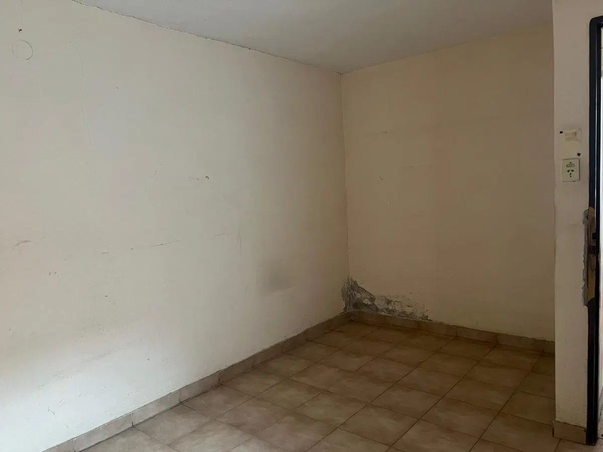VENTA DE CASA A REFACCIONAR, CALLE SARMIENTO 5