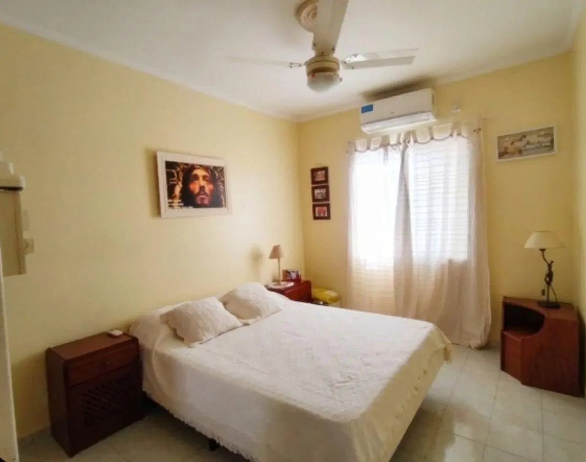 Venta Departamento Amoblado + Cochera B° Autonomia 4