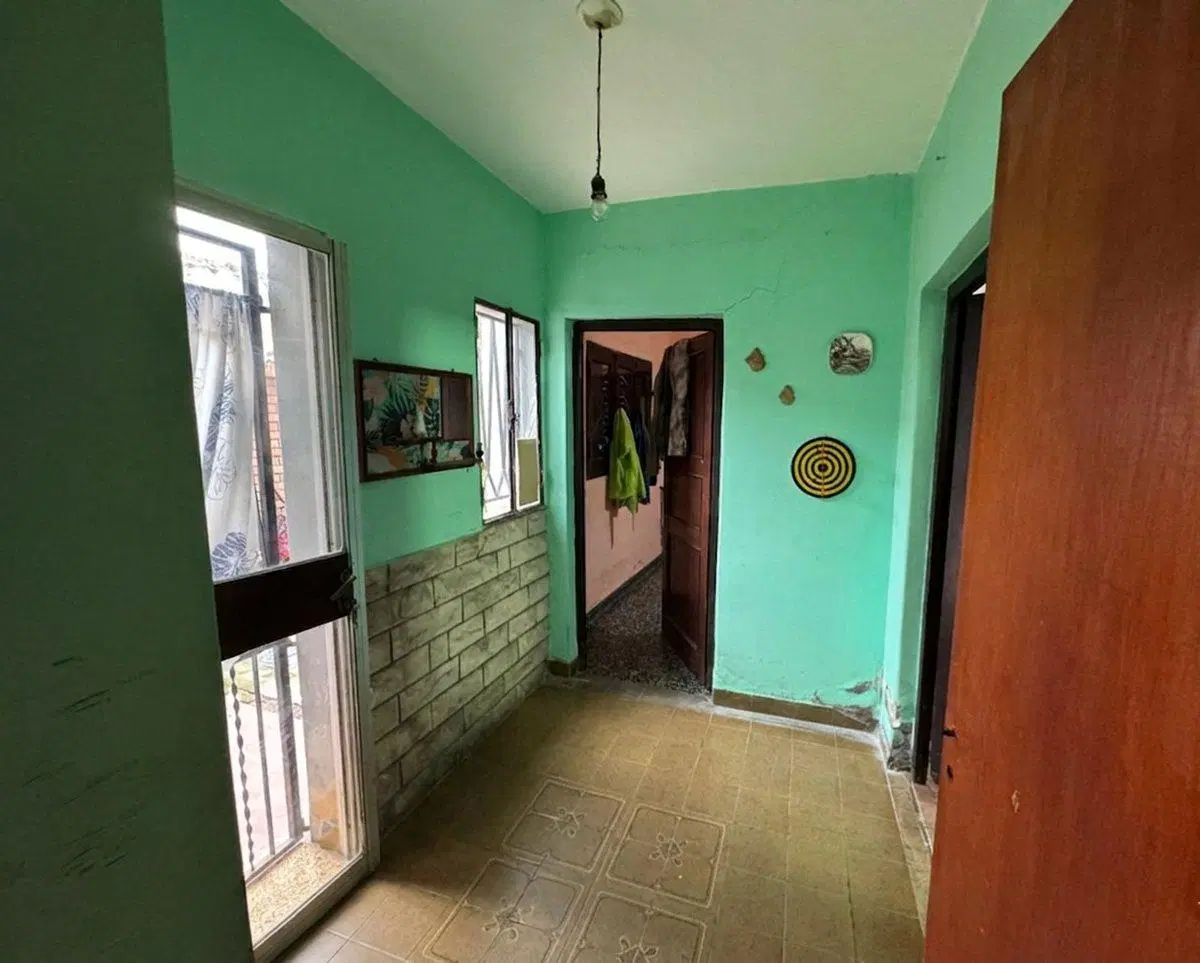 Venta de casa en Roca (S) casi esquina Mendoza 2