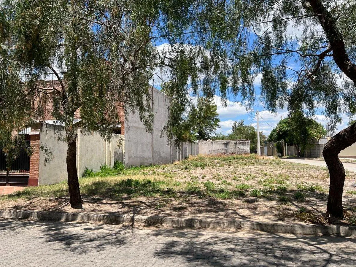VENTA DE LOTE ESQUINA EN B° CABILDO 2