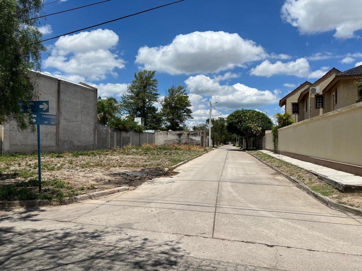 VENTA DE LOTE ESQUINA EN B° CABILDO