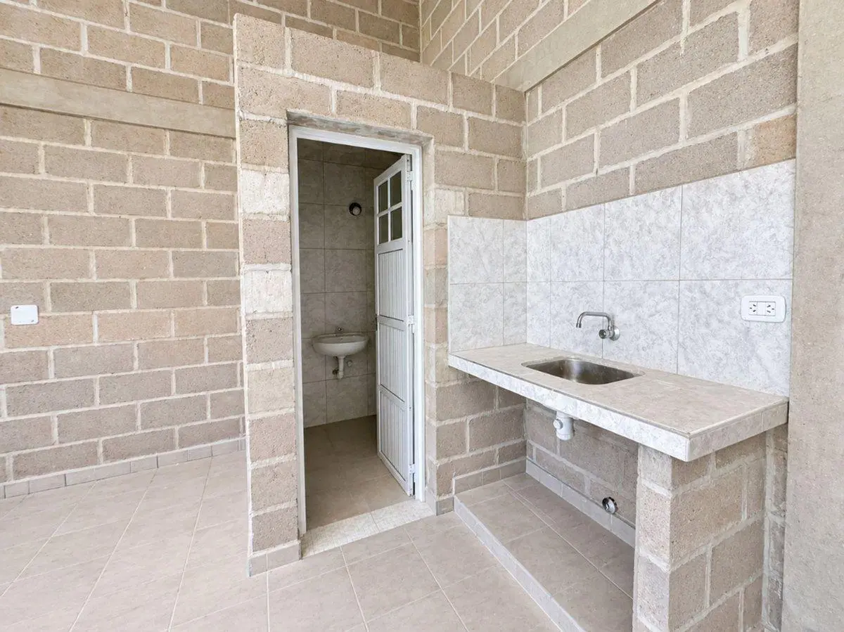 Locales en venta con renta - Altos del Golf 4