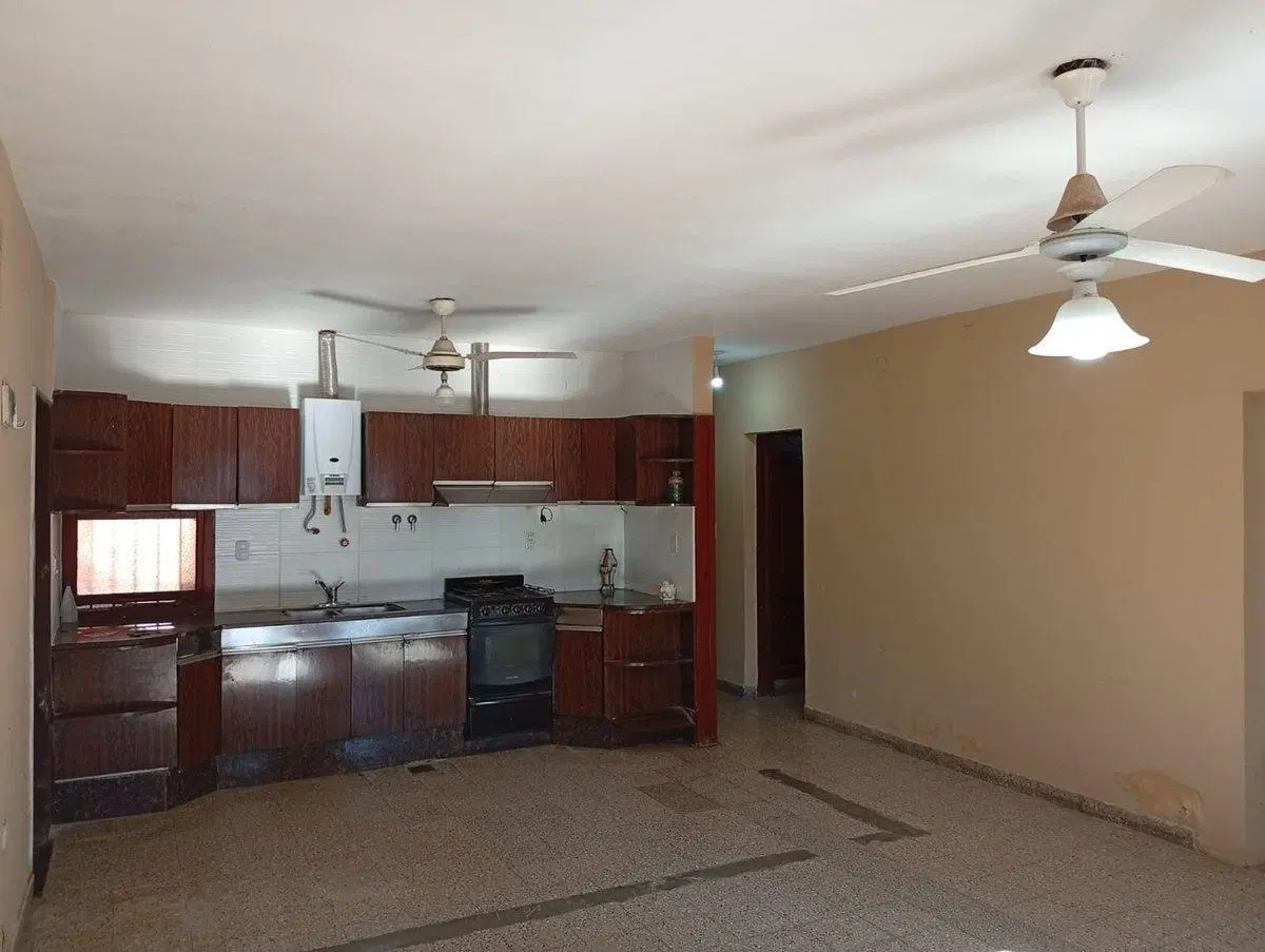 CASA EN VENTA DE 3 DORMITORIOS 5