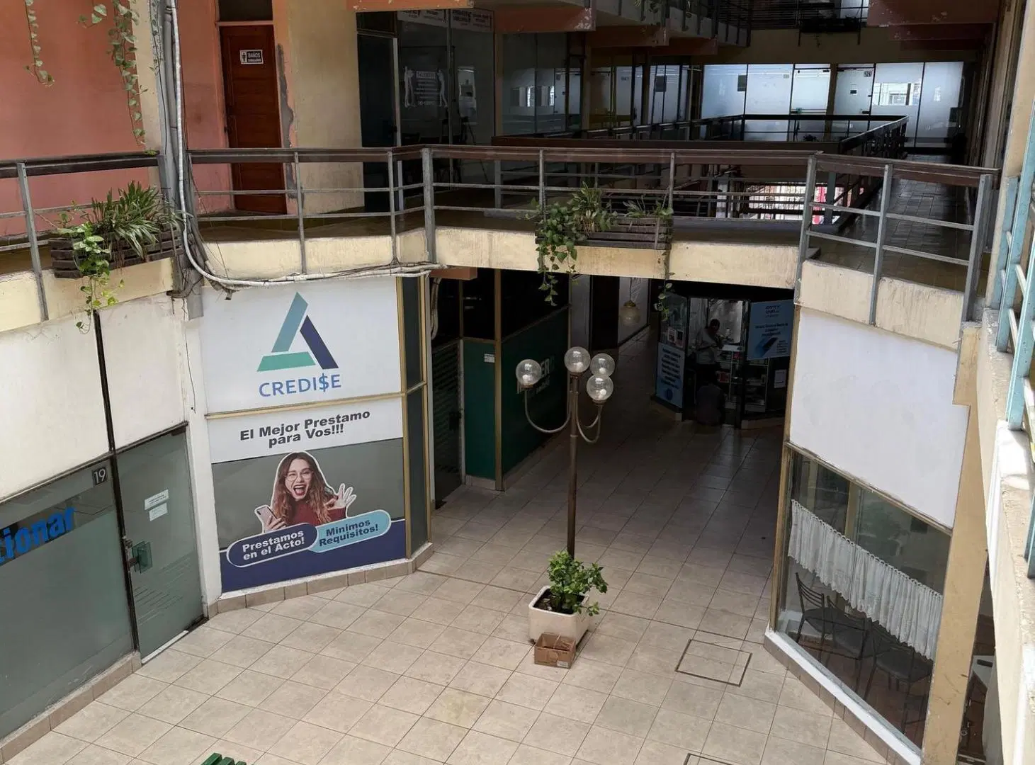 VENTA LOCAL COMERCIAL EN GALERIA CENNTRAL 2
