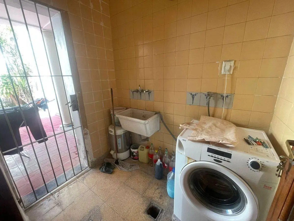CASA EN VENTA - LA RIOJA AL 250 - 5 DORMITORIOS 5