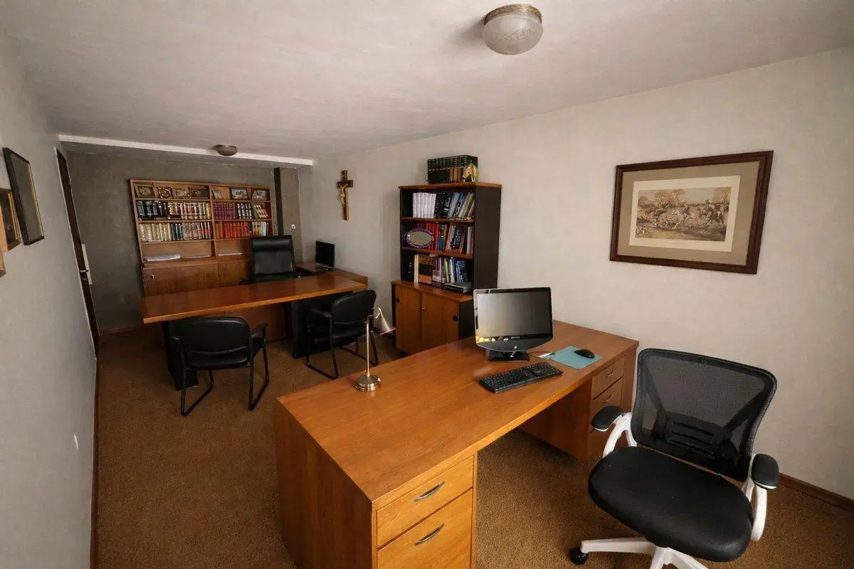 CASA EN VENTA - LA RIOJA AL 250 - 5 DORMITORIOS 3