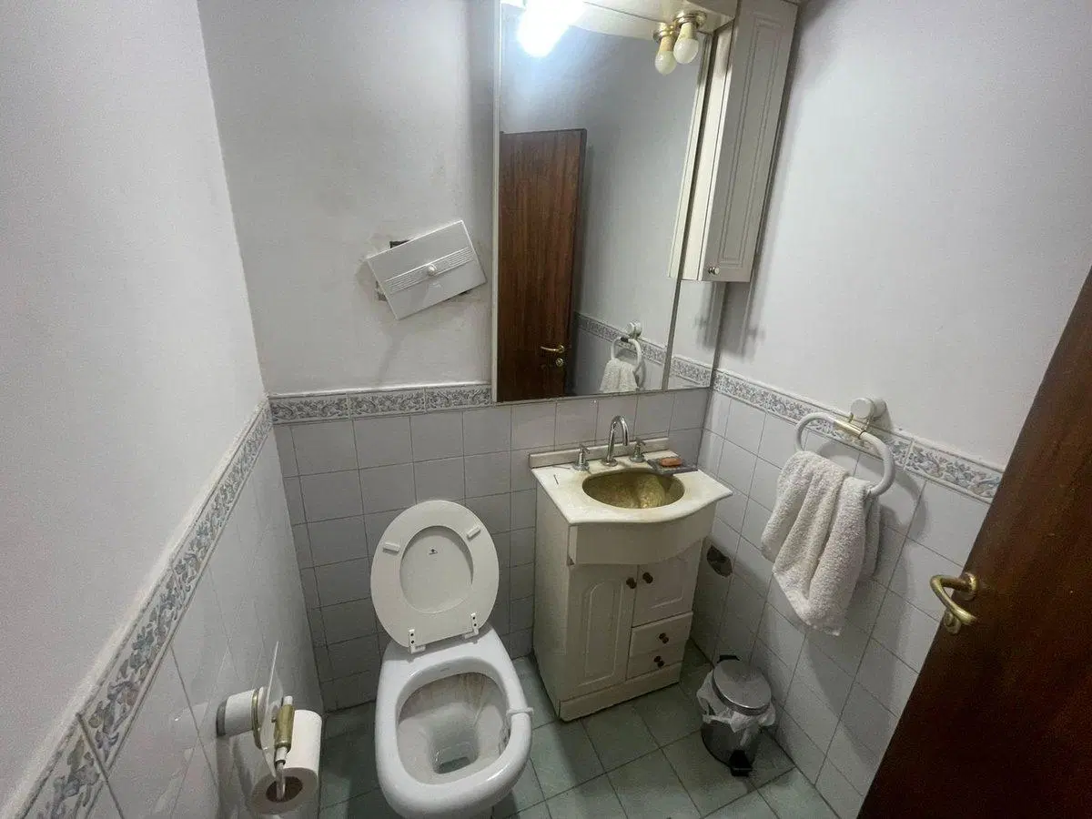 CASA EN VENTA - LA RIOJA AL 250 - 5 DORMITORIOS 4