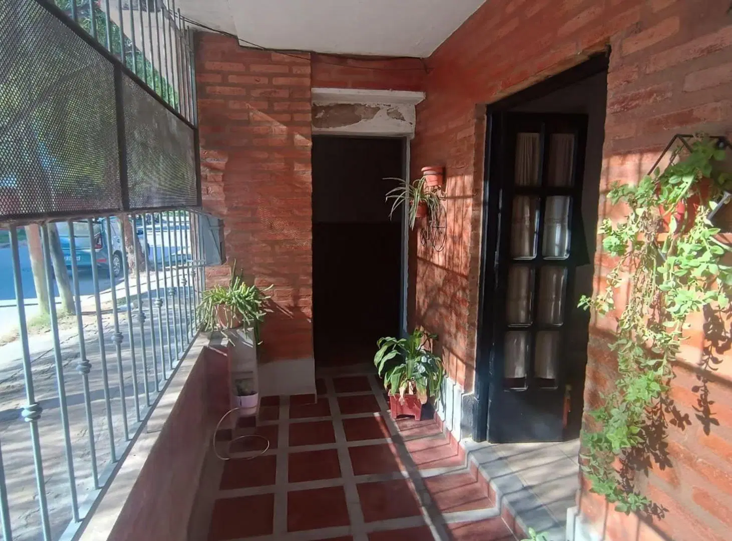 CASA EN CALLE ESTRADA BARRIO RECONQISTA 5