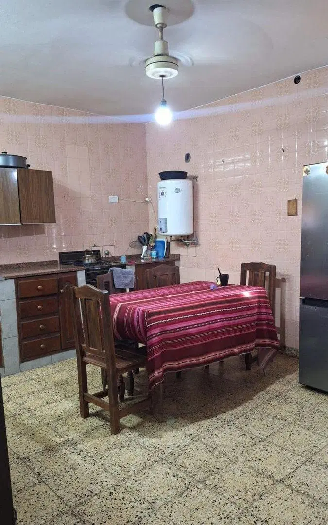 Venta casa a refaccionar zona Aguirre y Libertad 2