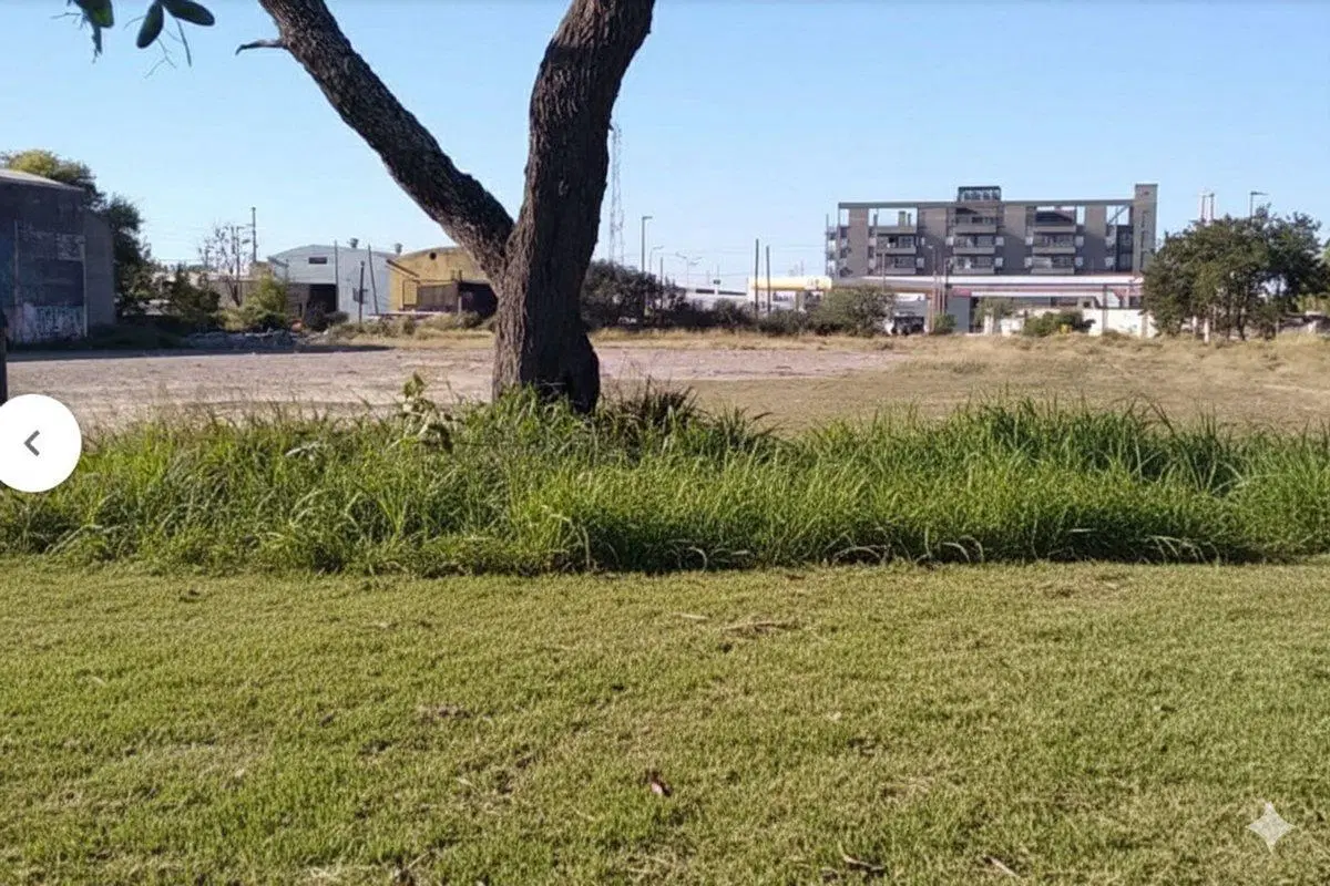 Venta de Terreno Av. Solís y Av. Aguirre 4