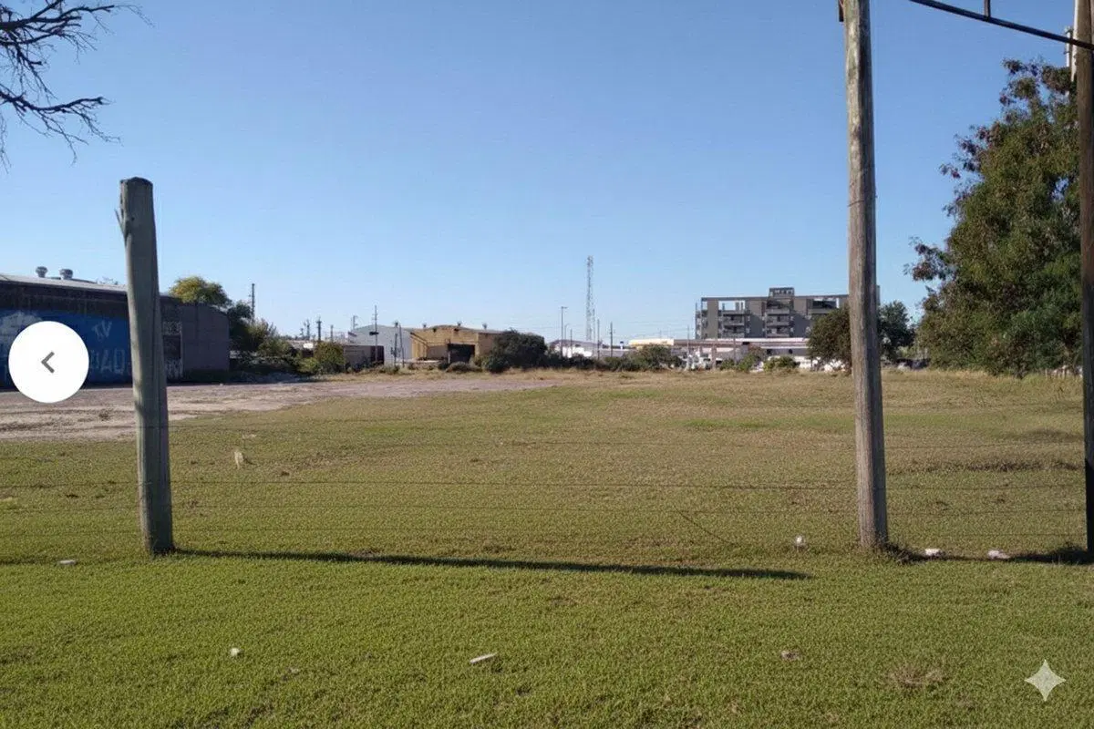 Venta de Terreno Av. Solís y Av. Aguirre 5