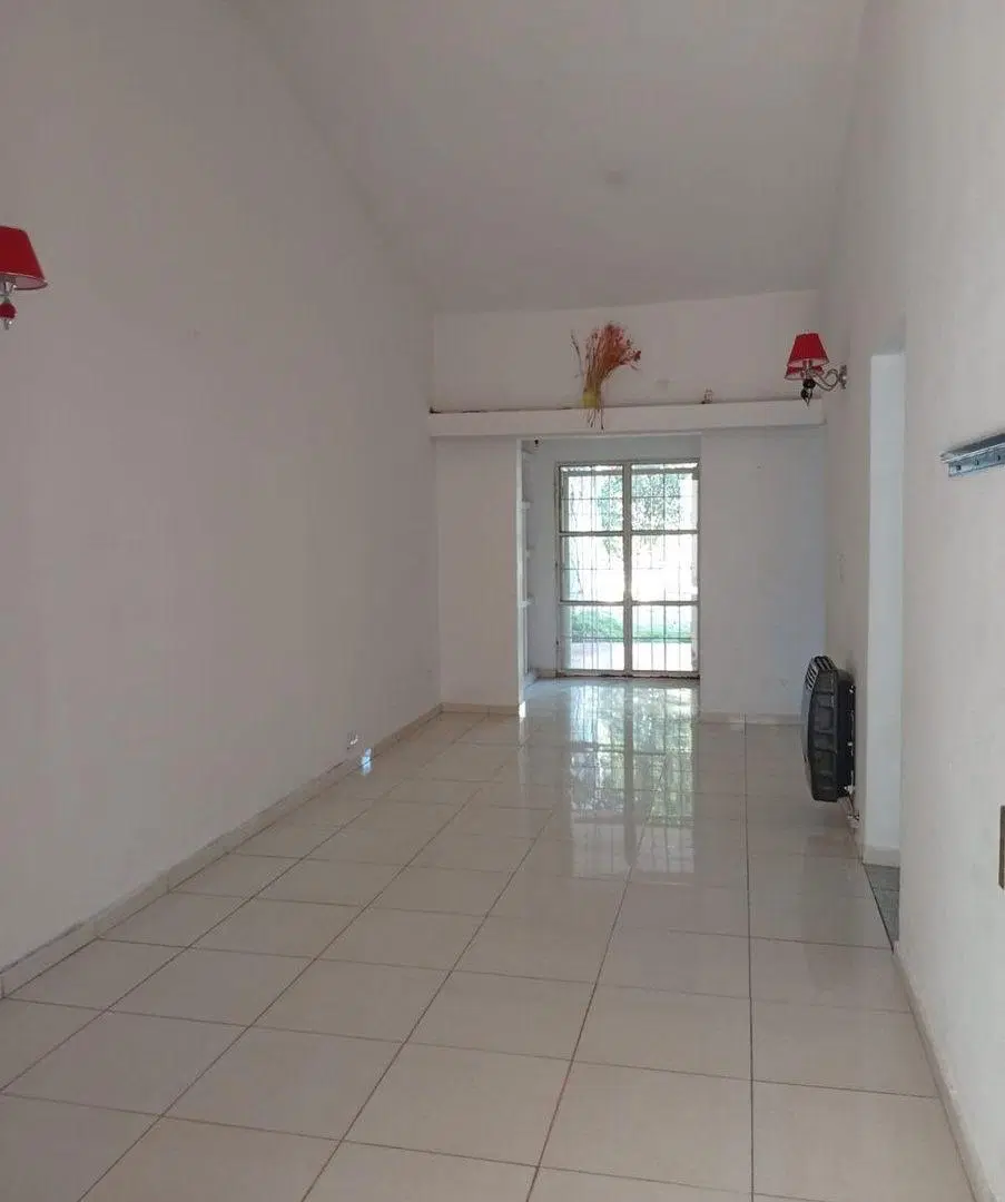 CASA EN BARRIO AUTONOMIA 2