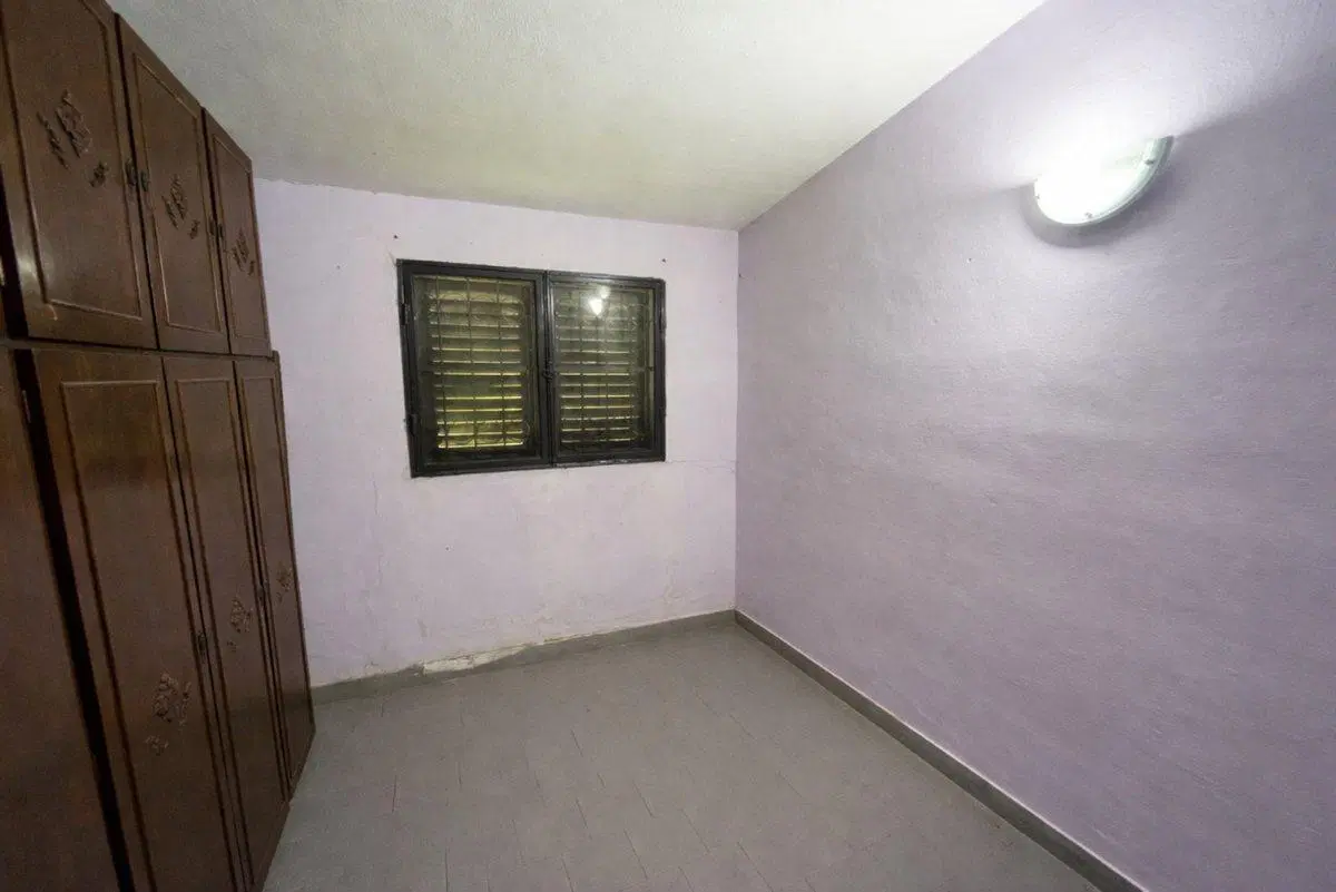 CASA EN VENTA - BARRIO VINALAR- 3 DORMITORIOS 8