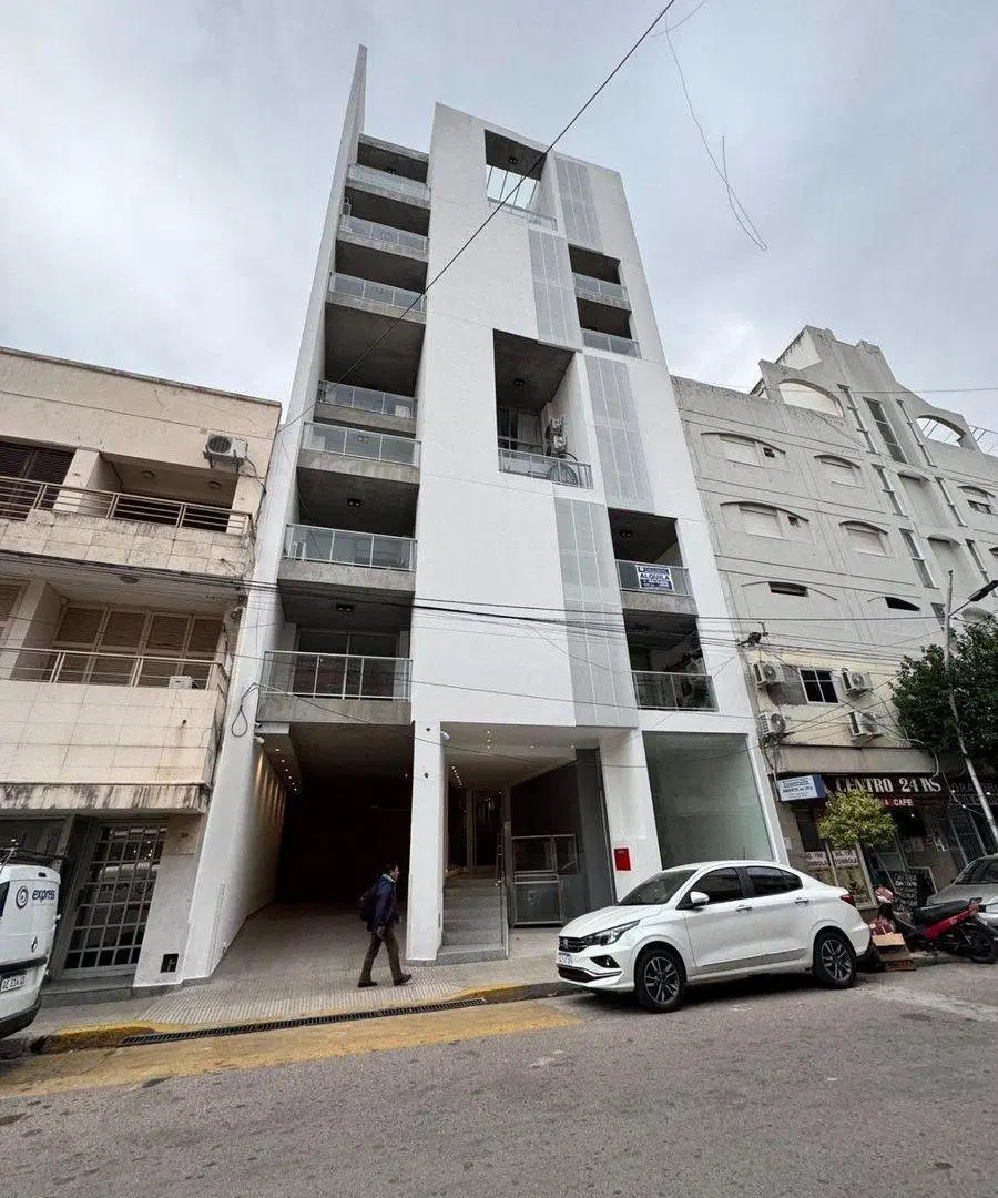 Venta Moderno Departamento 2 Dormitorios Centro 2